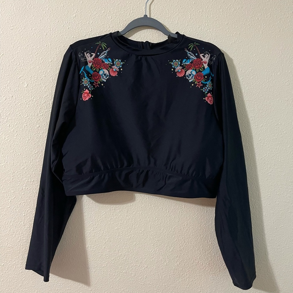 TORRID sz3 Cropped Rash guard